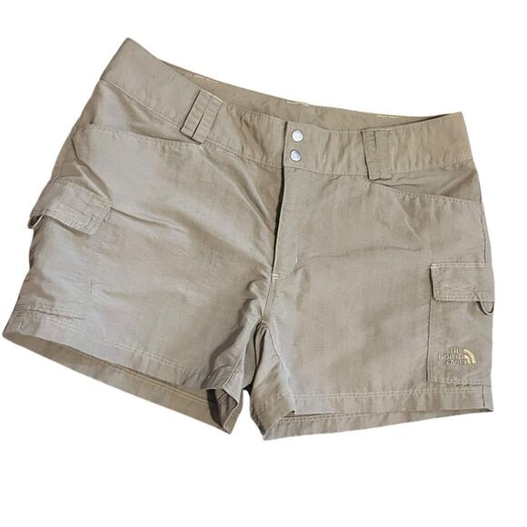 The North Face Women's Olve Green Cargo shorts size 8 - Picture 1 of 6